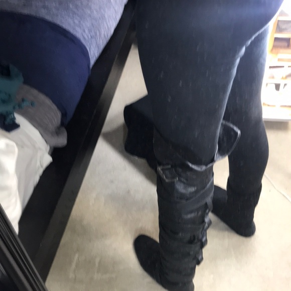 Black over knee fashion boot - Picture 5 of 8